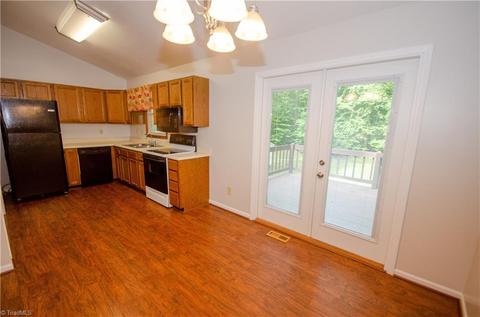 607 John St, Eden, NC 27288 photo 10