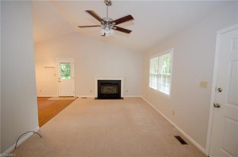 607 John St, Eden, NC 27288 photo 3