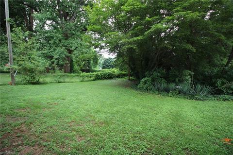 504 Player Dr, High Point, NC 27260 photo 17