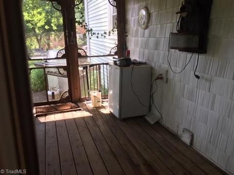 403 W Main St, Pilot Mountain, NC 27041 photo 10
