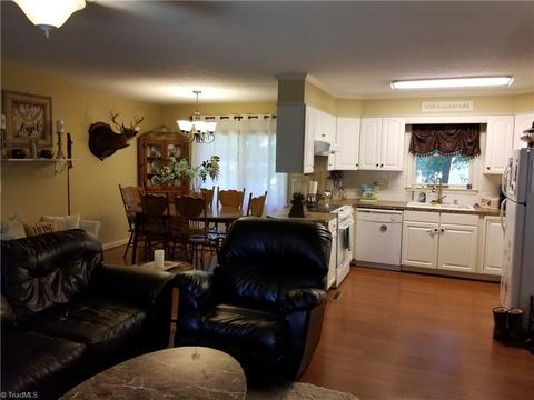 137 Jotish Dr, Pinnacle, NC 27043 photo 4