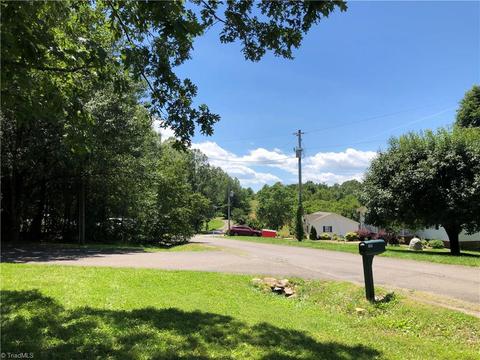 137 Jotish Dr, Pinnacle, NC 27043 photo 16