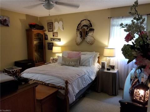137 Jotish Dr, Pinnacle, NC 27043 photo 6