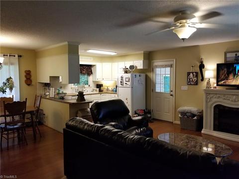137 Jotish Dr, Pinnacle, NC 27043 photo 3