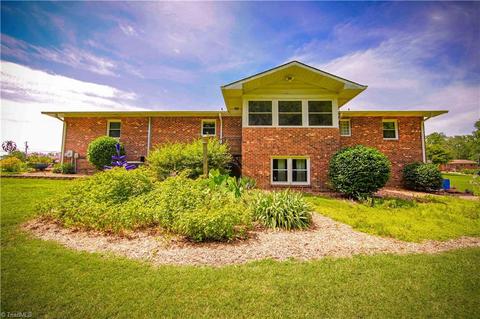 3832 Arbor Dr, Trinity, NC 27370 photo 3