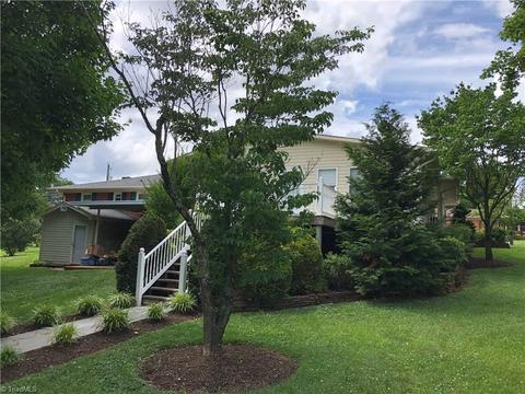 209 Mike St, Dobson, NC 27017 photo 2