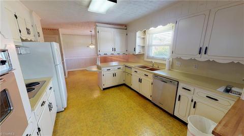209 Mike St, Dobson, NC 27017 photo 9