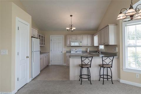 102 Delta Ct, Archdale, NC 27263 photo 4