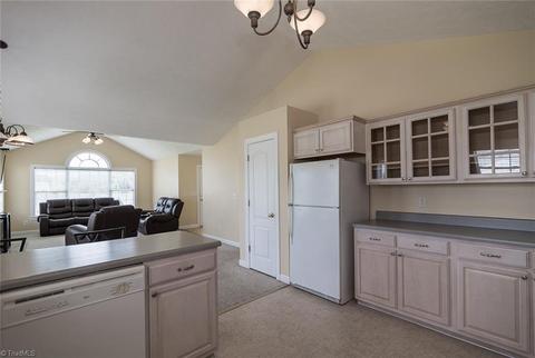 102 Delta Ct, Archdale, NC 27263 photo 5