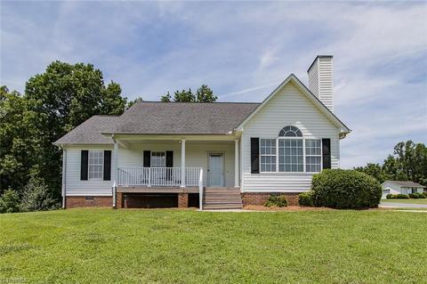 102 Delta Ct, Archdale, NC 27263 photo 2