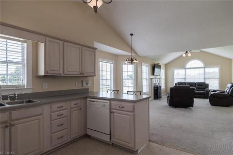 102 Delta Ct, Archdale, NC 27263 photo 3