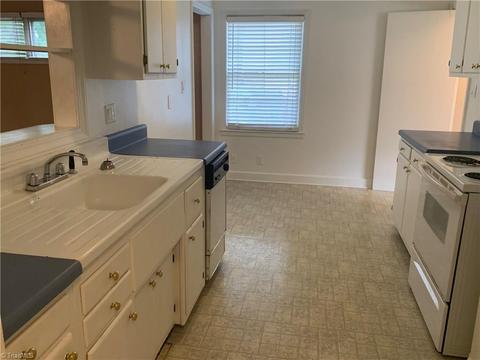 404 Rockspring Rd, High Point, NC 27262 photo 7
