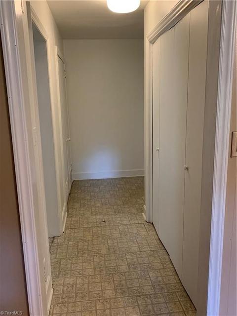 404 Rockspring Rd, High Point, NC 27262 photo 9