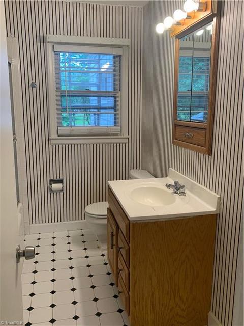 404 Rockspring Rd, High Point, NC 27262 photo 13