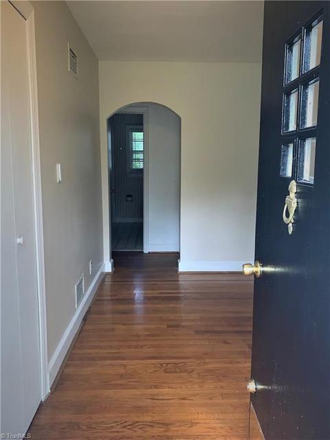 404 Rockspring Rd, High Point, NC 27262 photo 2