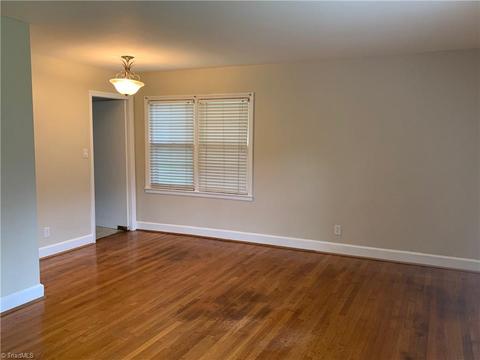 404 Rockspring Rd, High Point, NC 27262 photo 5