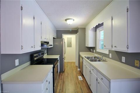 2107 Wickham Ave, High Point, NC 27265 photo 5