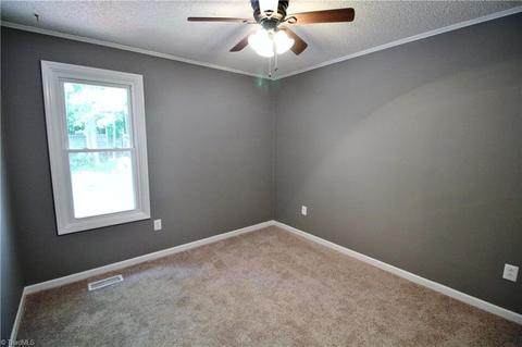 2107 Wickham Ave, High Point, NC 27265 photo 8