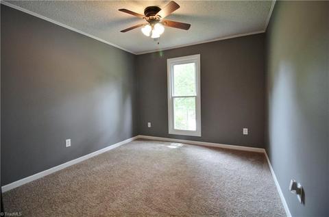 2107 Wickham Ave, High Point, NC 27265 photo 9
