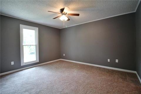 2107 Wickham Ave, High Point, NC 27265 photo 6