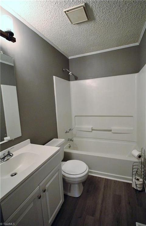 2107 Wickham Ave, High Point, NC 27265 photo 10