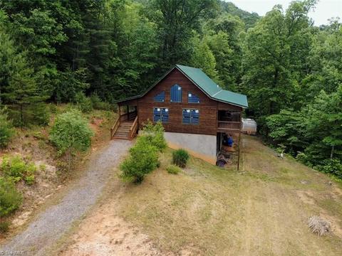 1057 Valley View Dr, Purlear, NC 28665 photo 12