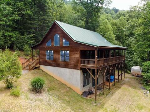 1057 Valley View Dr, Purlear, NC 28665 photo 9