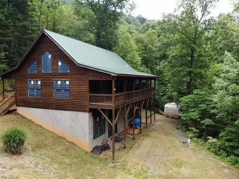 1057 Valley View Dr, Purlear, NC 28665 photo 8