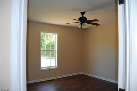 4632 Colonial Cir, Trinity, NC 27370 photo 2