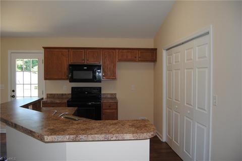 4632 Colonial Cir, Trinity, NC 27370 photo 7