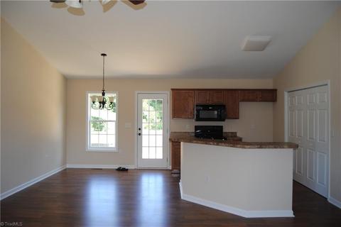 4632 Colonial Cir, Trinity, NC 27370 photo 9