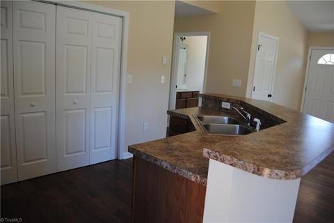 4632 Colonial Cir, Trinity, NC 27370 photo 5