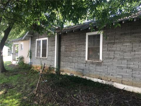 2011 Green Dr E, High Point, NC 27260 photo 2