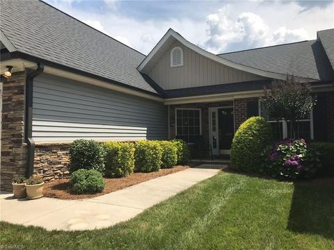659 Chas Ct, High Point, NC 27265 photo 2