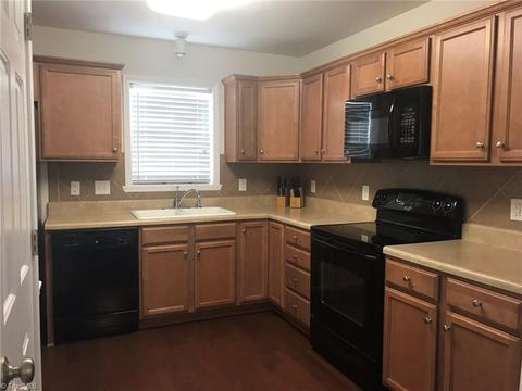659 Chas Ct, High Point, NC 27265 photo 8