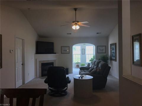 659 Chas Ct, High Point, NC 27265 photo 5