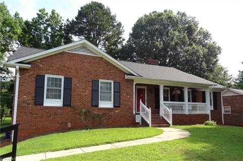 2735 Farmbrook Rd, Winston Salem, NC 27103 photo 1