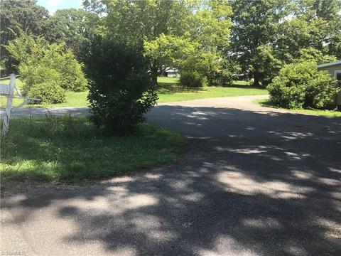 1490 Bald Hill Loop, Madison, NC 27025 photo 3