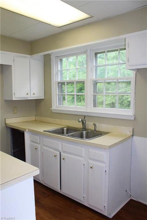 922 Forrest St, High Point, NC 27262 photo 6