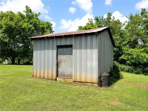 203 Upton St, Randleman, NC 27317 photo 15