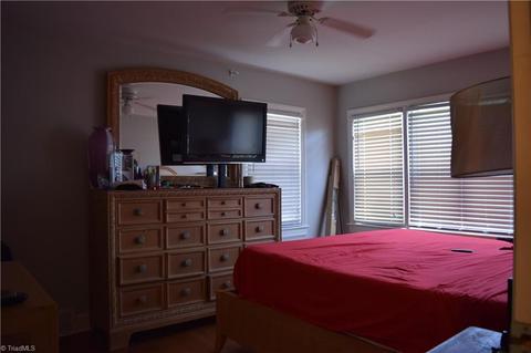 406 Sunset Dr, High Point, NC 27262 photo 5