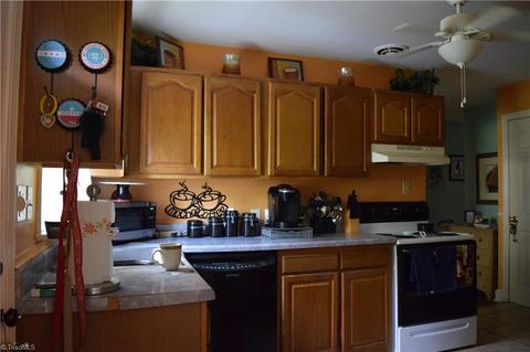 406 Sunset Dr, High Point, NC 27262 photo 2