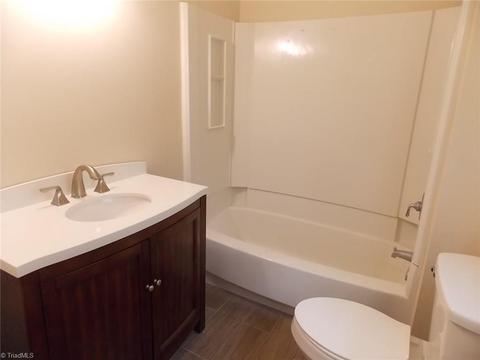 592 E Pine St, Mount Airy, NC 27030 photo 5