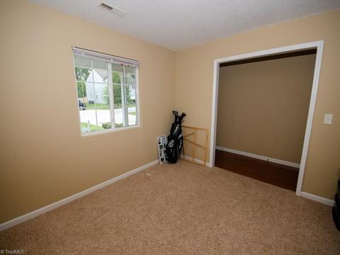1824 Chatfield Dr, High Point, NC 27260 photo 3