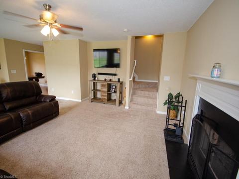 1824 Chatfield Dr, High Point, NC 27260 photo 11