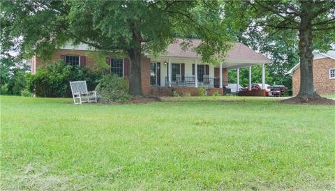 202 Kinview Dr, Archdale, NC 27263 photo 2