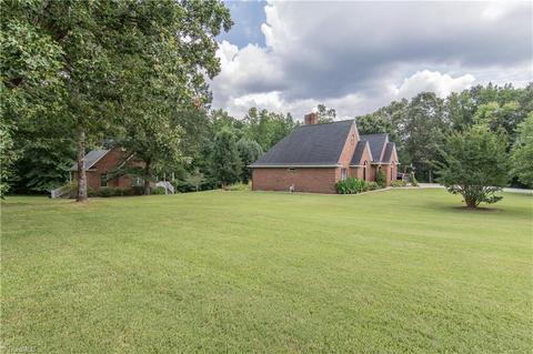6680 Fairview Church Rd, Trinity, NC 27370 photo 2