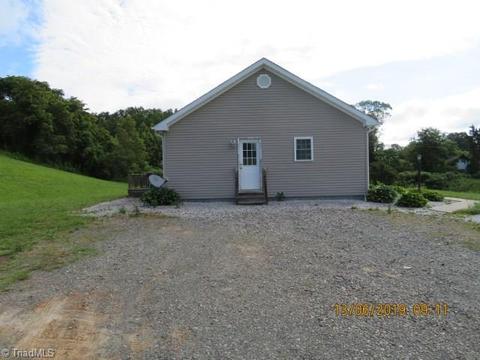 407 Calloway Rd, Lowgap, NC 27024 photo 2