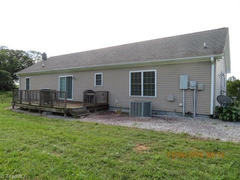 407 Calloway Rd, Lowgap, NC 27024 photo 3