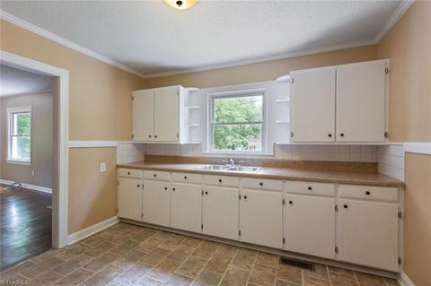 403 Monnell Dr, High Point, NC 27265 photo 8